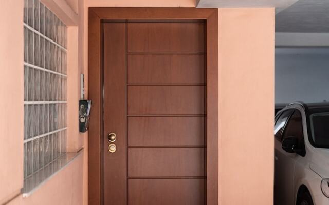 Ideal 1 BR Apartment in Petralona