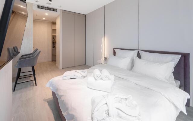 There is an apartment on the 1st Krasnogvardeisky passage