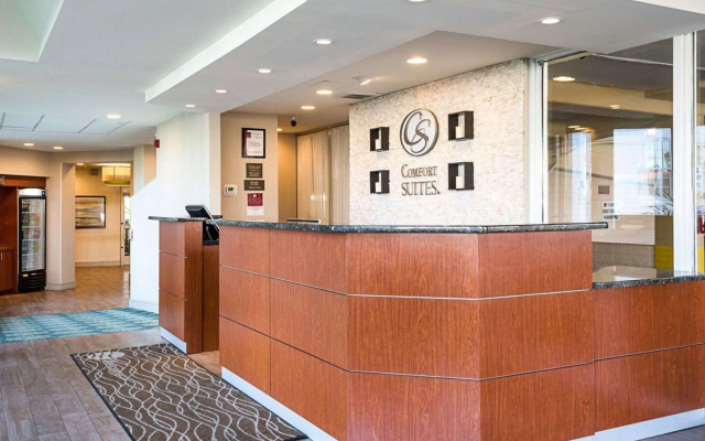 Comfort Suites Beachfront