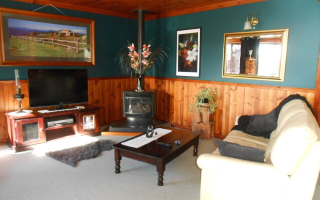 Tidelines of Bicheno