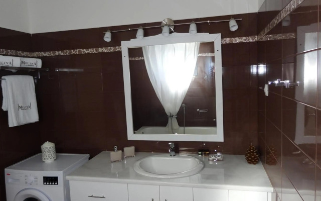 Melina Apartments Pool View