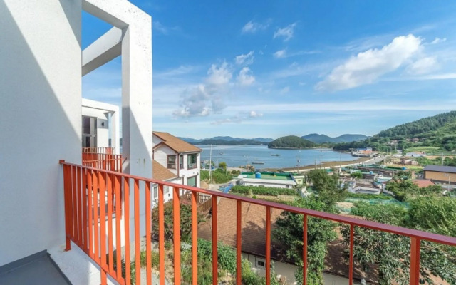 Tongyeong Kkotdam Pension