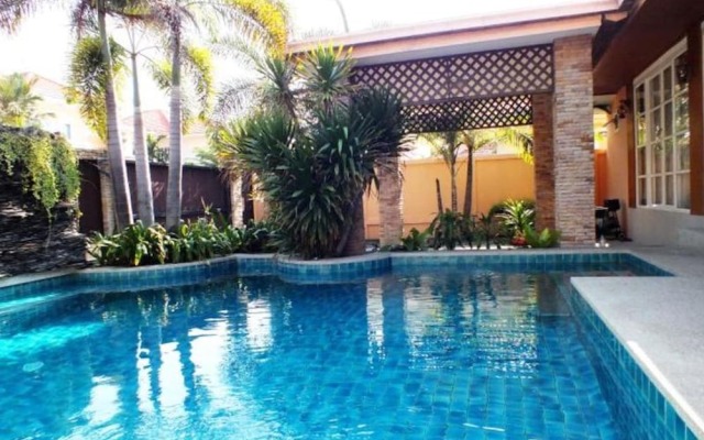 4 Bedroom Private Pool Bungalow Walking Street 15 Min Ride Away