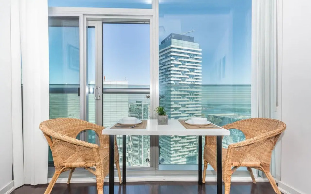 New! Serenity Stay With Lakeshore View. 50+ Floor