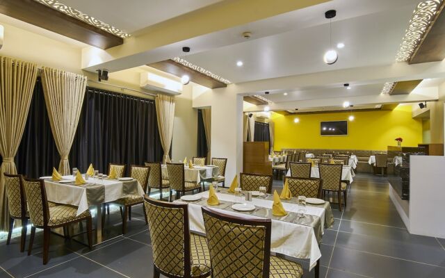 Hotel 3 Leaves Kolhapur