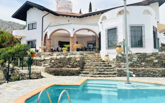 Casa Rural Comares con Piscina Privada by At Home