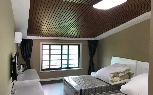 Chang Xing Yuan Zhong Hotel