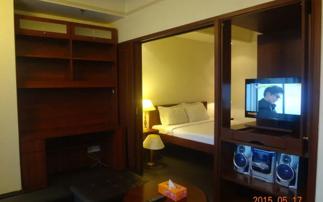 Fnf Service Suite at Times Square