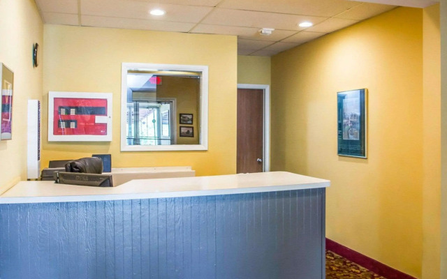 Rodeway Inn Lakeville
