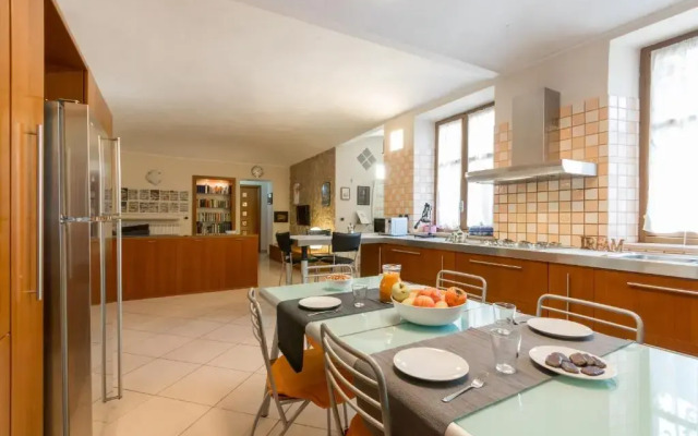 Casa Emiland vicino al fiume Dora