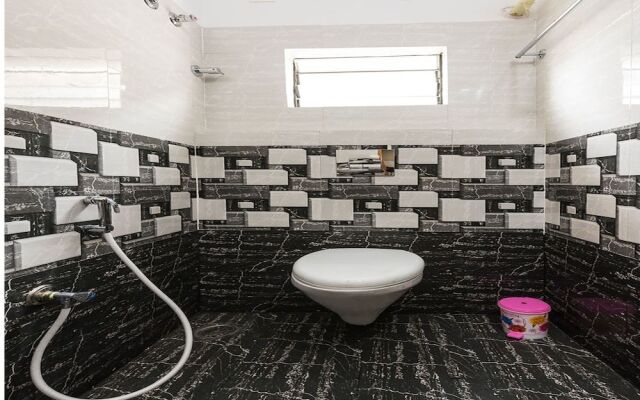 OYO 9544 Hotel Crown Residency