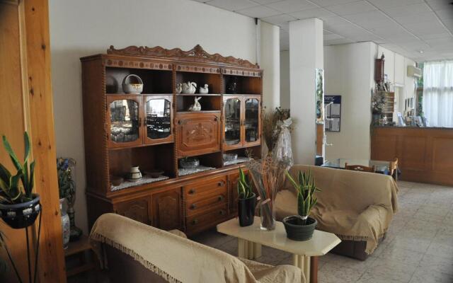 Mariela Hotel Apartments