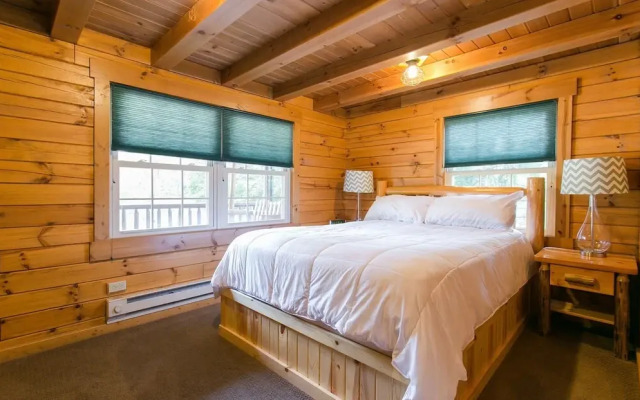 Pine Cove Lodging