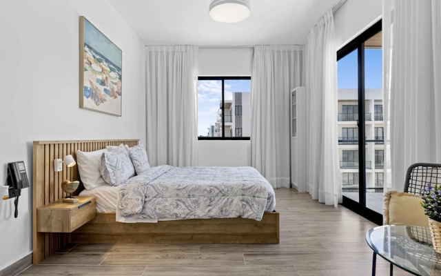 NOK Bright 2BR Apartment at The Towers by Vistacana