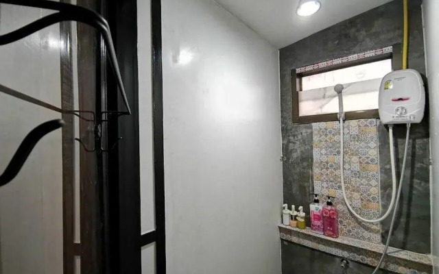Gardenroom Home Stay and Cafe Suvarnabhumi