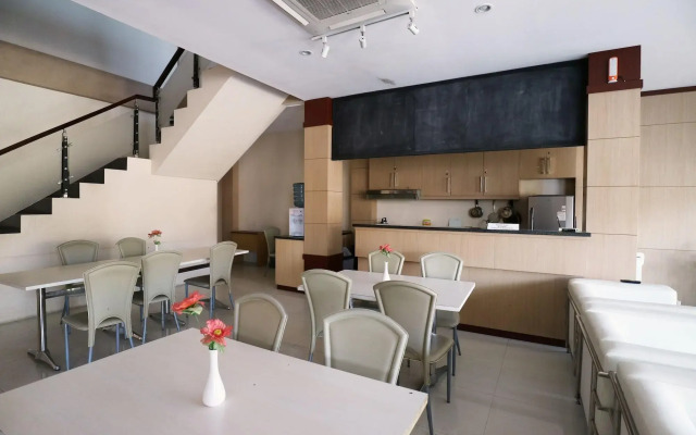 Tembok Batu Residence