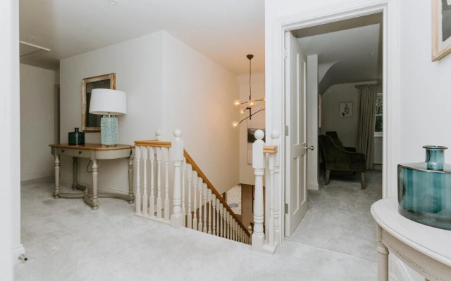 The Dragonfly - Central 2 Bedroom House