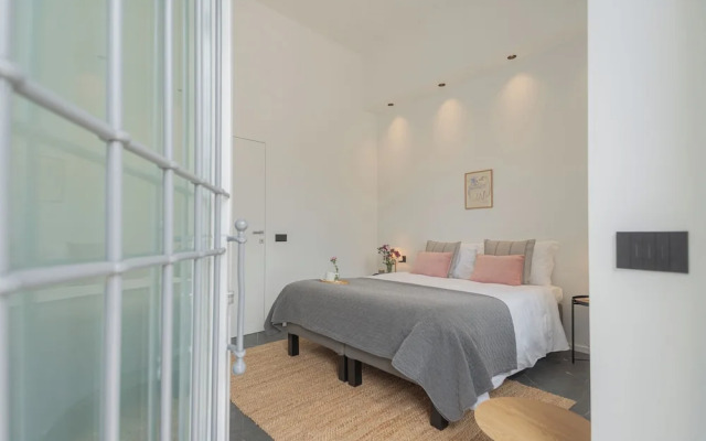 Piccola Como Lotus by Rent all Como