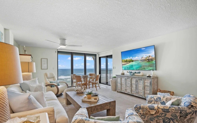 Vast Oceanfront Views Pool Patio Tennis