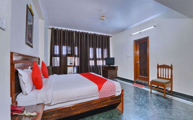 OYO Flagship 1298 Kohinoor Sindhi Camp