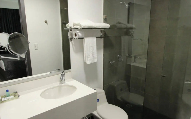 Hotel San Fernando Real