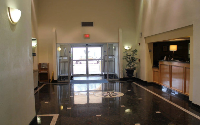 Holiday Inn Express Hotel & Suites Columbus