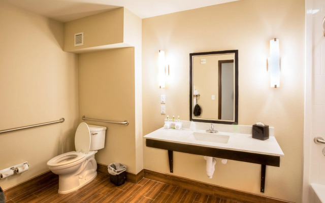 Holiday Inn Express Wichita South by IHG