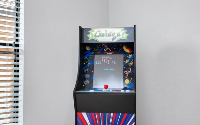 Vibrant Home With Spacious Pool!#6st5504