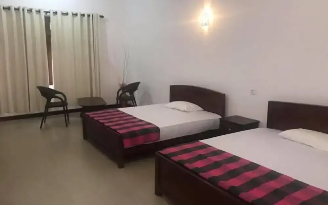 Canalside Villa & Guest House