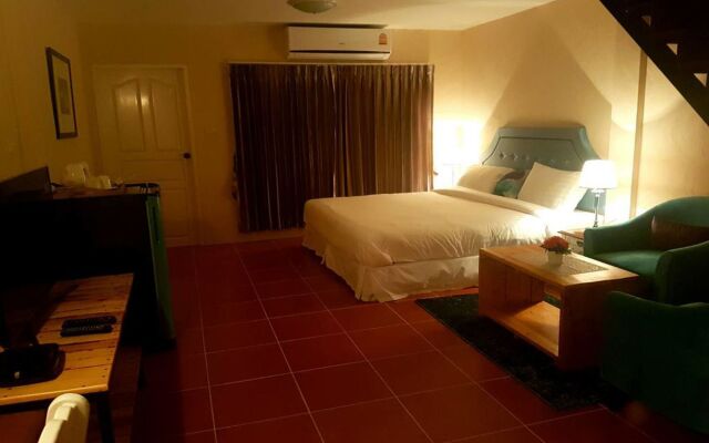 Palazzo Pavone Gallery & Resort