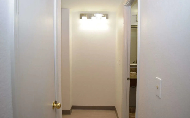 Comfort Inn & Suites Syracuse-Carrier Circle