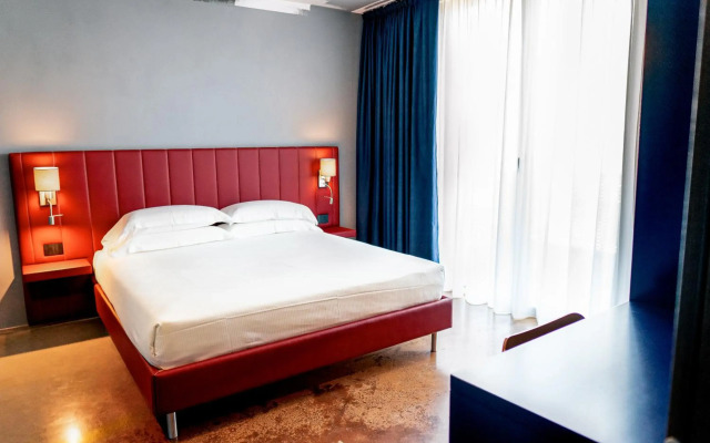 K Modern Hotel