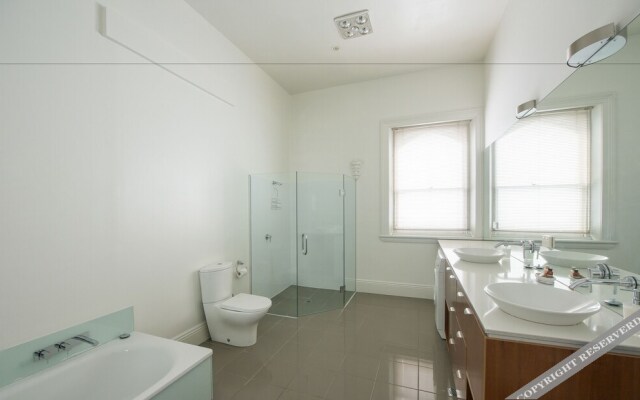 Roxburgh House Apartments