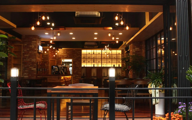 Tower Hill Hotel