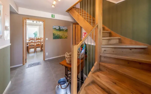 Spacious Getaway Near Spa F1