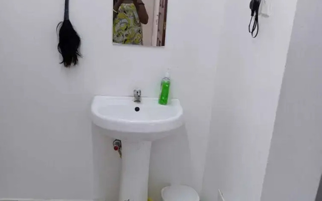 Lux Suites Rosavosa Apartments Bamburi