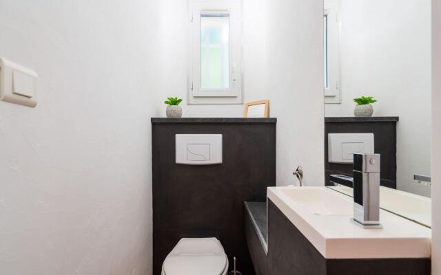 Luxurious Villa with Private Pool in Les Vans