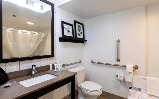 Country Inn & Suites by Radisson, Appleton Airport - Fox River Mall Area