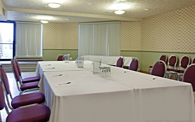 Quality Hotel & Suites