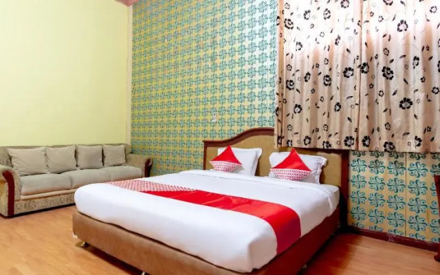 OYO 2777 Sleepover Sei Serayu