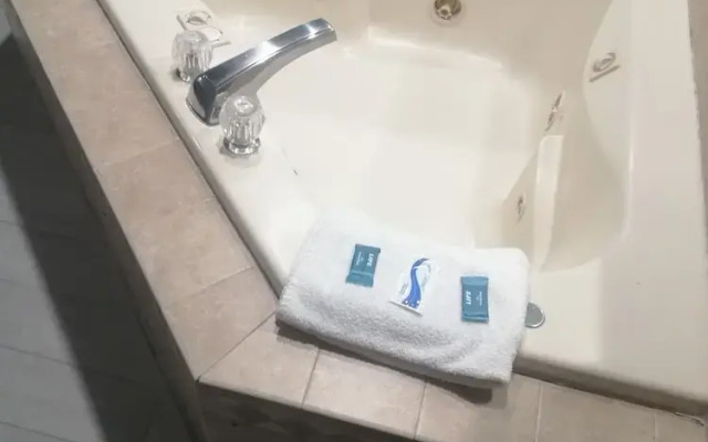 Royal Inn & Suite