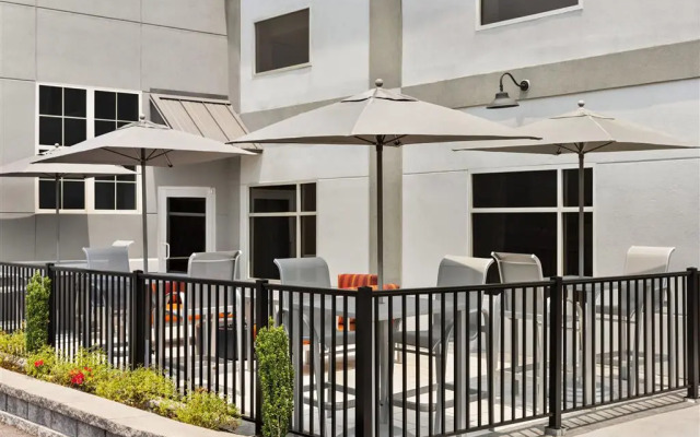 Days Inn by Wyndham Bowling Green