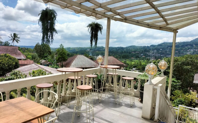 Rizen Premiere Hotel