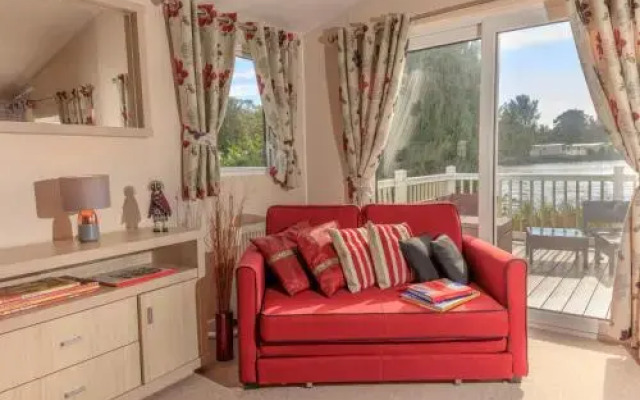 Casa Lago - Luxury lodge with Exclusive lake view - Haggerston castle