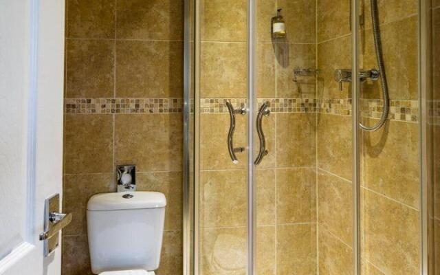 Wheatlands Lodge - Bed & Breakfast