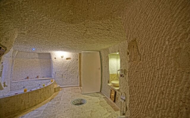 Zeus Cave Suites