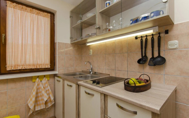 Georgi - 200 m From sea - SA3 Zuti