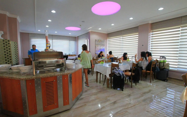Rosy Hotel