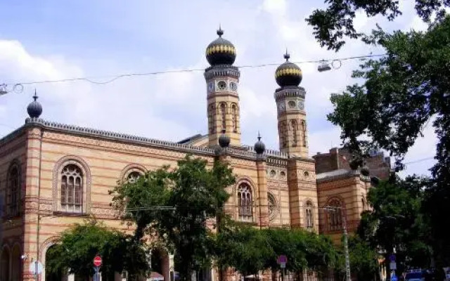 Little Americas Basilica Apts.
