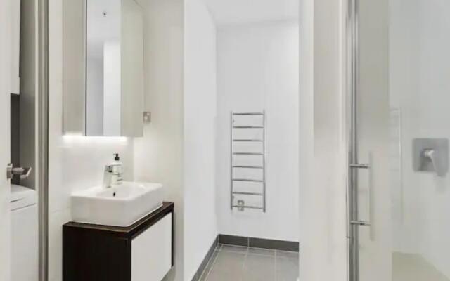 Two Bedroom Apartment - Large Balcony, Central!